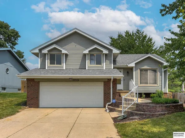 12324 Binney St, Omaha, NE 68164