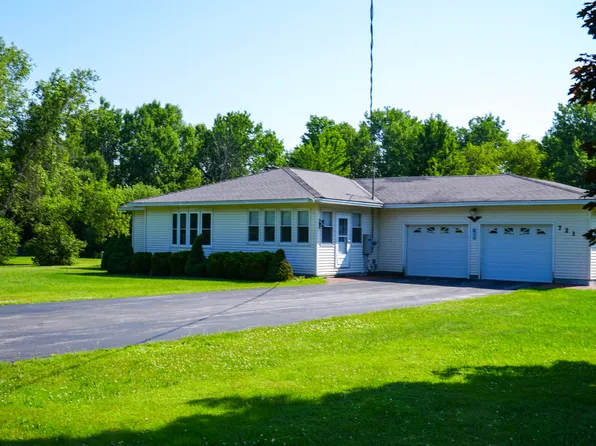 721 Hardscrabble Rd, Cadyville, NY 12918