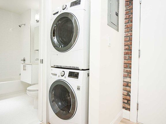 2nd image of 946 Bushwick Ave APT D5