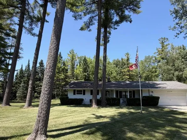 4515 Interlake Dr, Oscoda, MI 48750