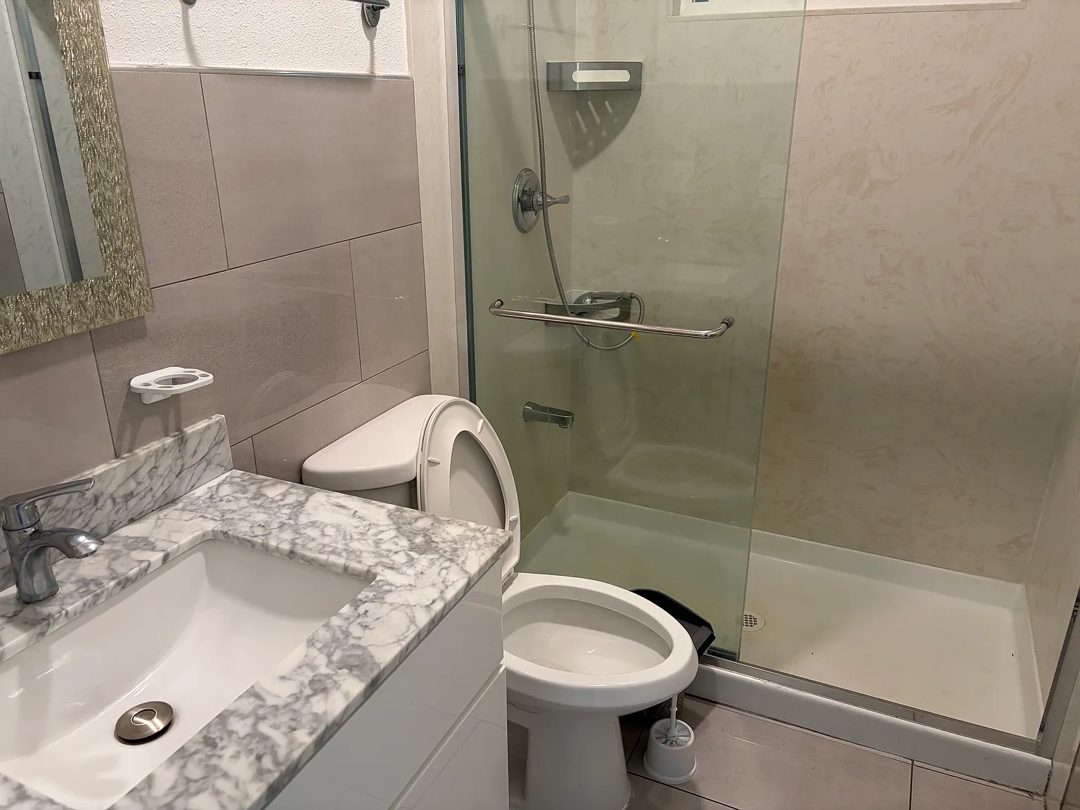 4 bed, 1200 sqft, $3,488 — Photo 4