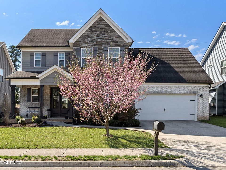 1st image of 8922 Highbury Way