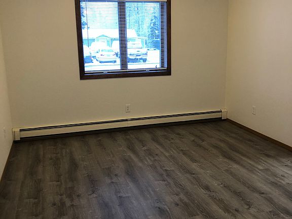 5th image of 1552 Turner St #B