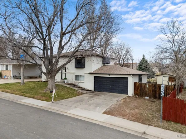 11155 W Hawaii Place, Lakewood, CO 80232