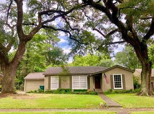 240 E Circuit Dr, Beaumont, TX 77706