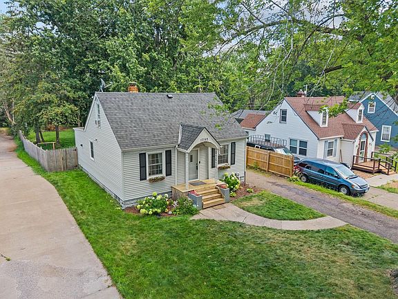 2nd image of 1752 Flandrau St
