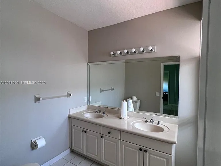 10155 SW 159th Ct — Photo 7
