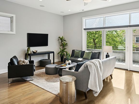 3rd image of 2916 W Shakespeare Ave Unit 3