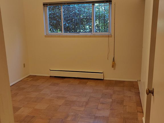5th image of 735 Belmont Ave E #103