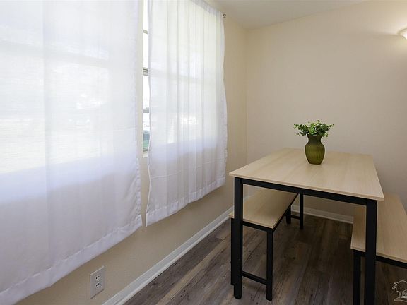 5th image of 1833 Justice Cir