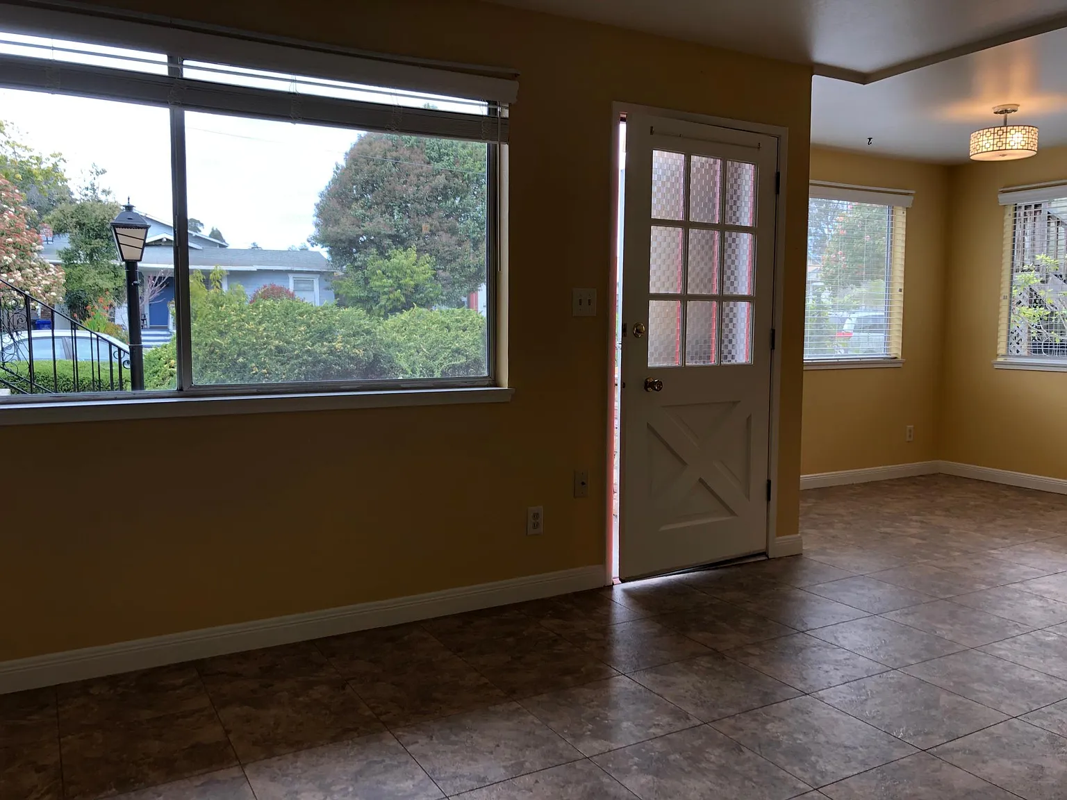 2 bed, 860 sqft, $3,250 — Photo 4