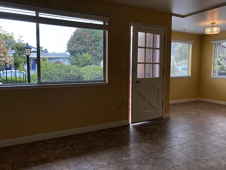 218 Leonard St #3 — Photo 4