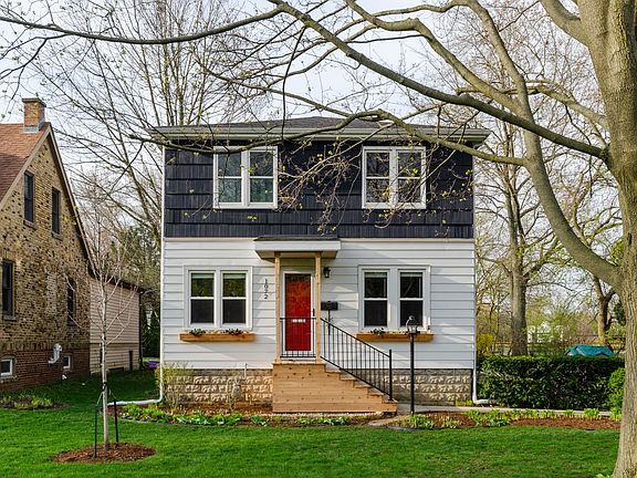 2nd image of 1072 Centerfield Ct