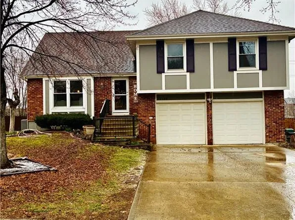 12189 S Fox Ridge Dr, Olathe, KS 66062