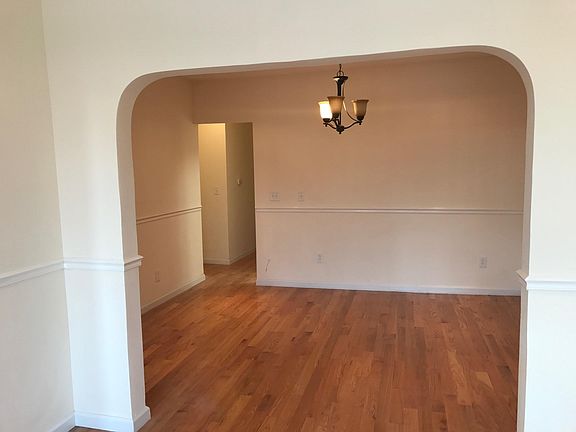 4th image of 12419 Liberty Ave #2