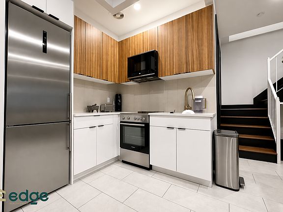 3rd image of 118 Tompkins Ave #1