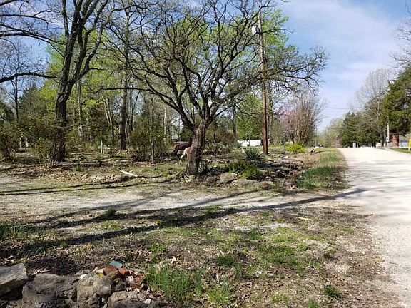 4th image of 2022 Lawrence Rd