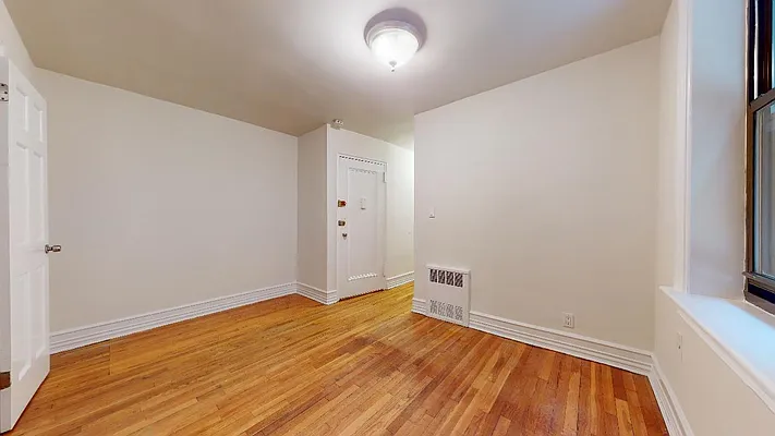 Rented by Bond New York | media 9