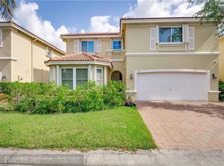 1065 Satinleaf St, Hollywood, FL 33019