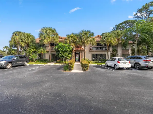 1102 Duncan Circle #202, Palm Beach Gardens, FL 33418