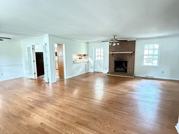 5th image of 407 Strange Rd