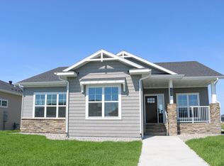 2589 Golden Ln S, Fargo, ND