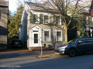 Sarah St, Stroudsburg, PA 18360