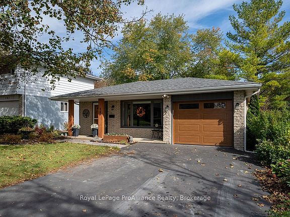 5th image of 159 Singleton Dr
