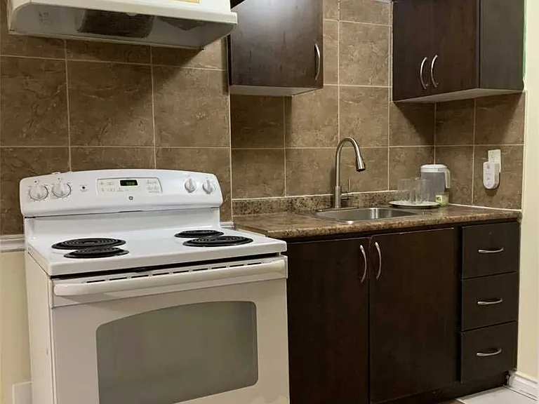 40 Palm Tree Rd #BASMT — Photo 2