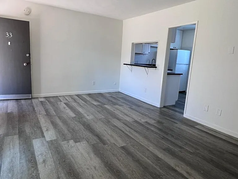 6245 Kester Ave — Photo 11