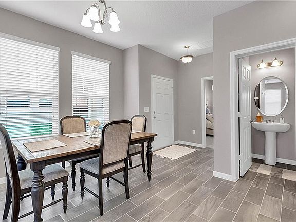 4th image of 8016 Bluejack Oak Dr