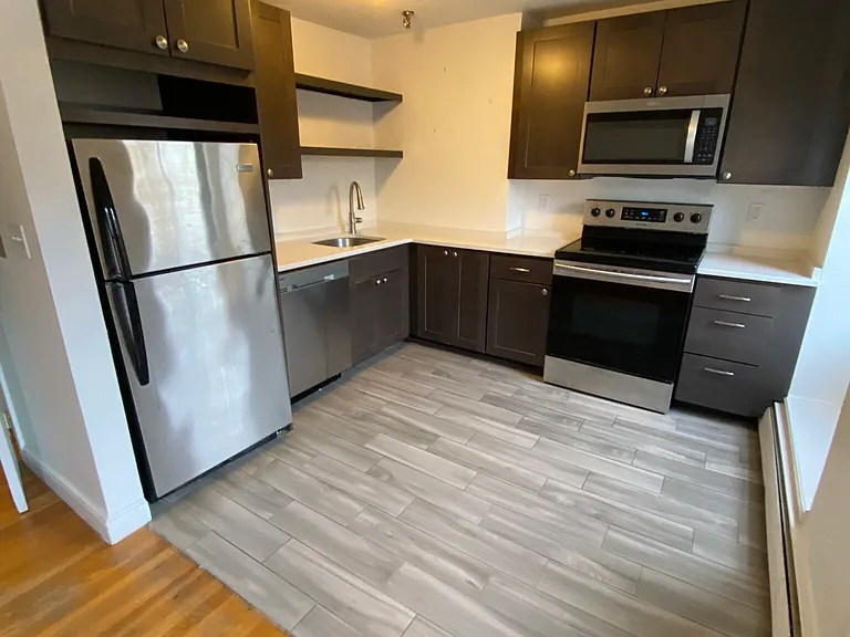 20 Hanson St #2 — Photo 2