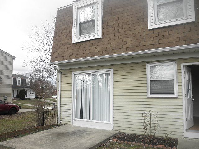 2nd image of 307 Burnside Ct