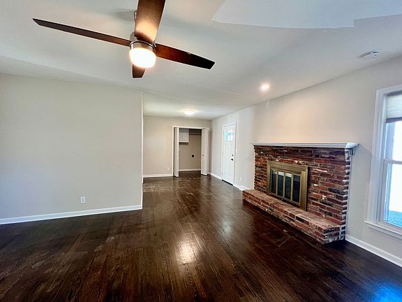 5th image of 812 NE Orchard Dr