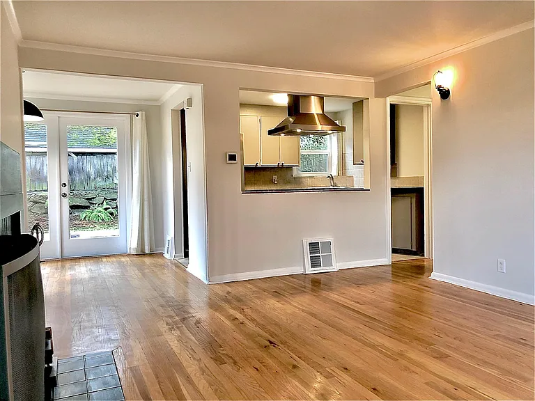 8303 9th Ave NW — Photo 3