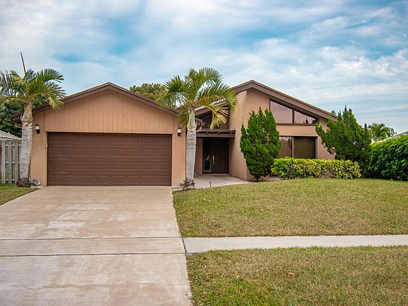 3rd image of 21566 Arbor Way