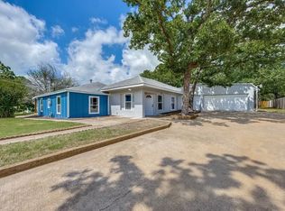 1023 Oak Dr, Denison, TX 75020