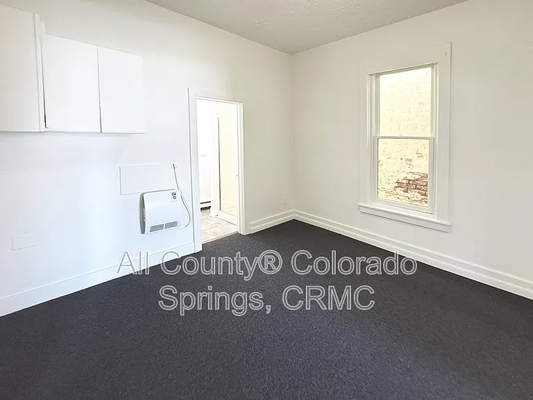 215 N 1st St — Photo 9