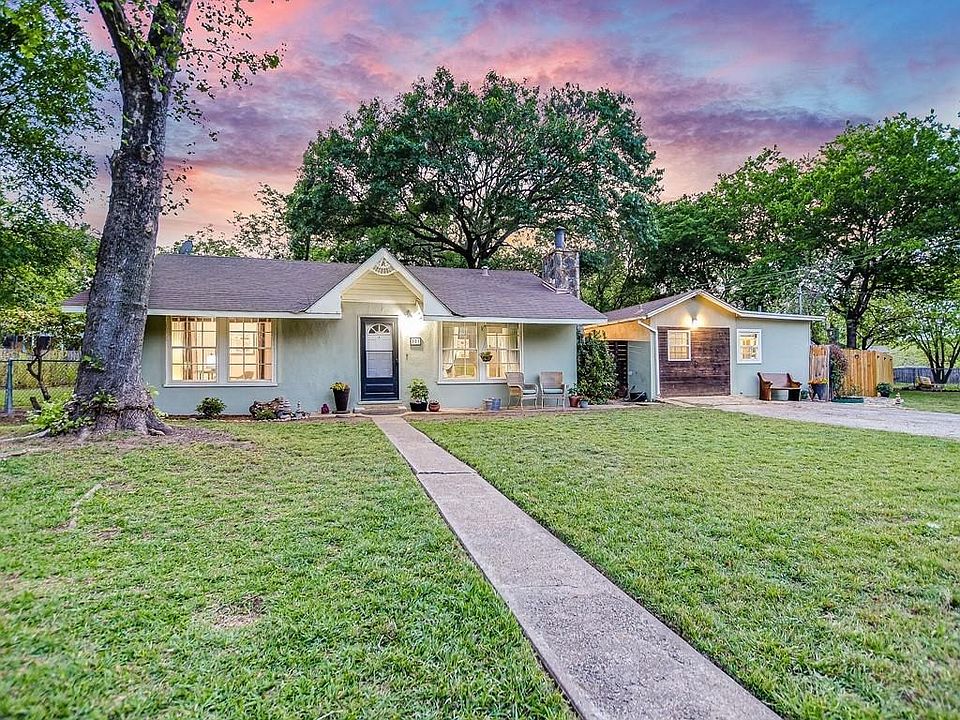 1st image of 301 Pecan Dr