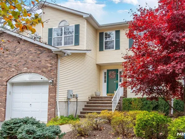 39 Carey Arthur Dr, Wayne, NJ 07470