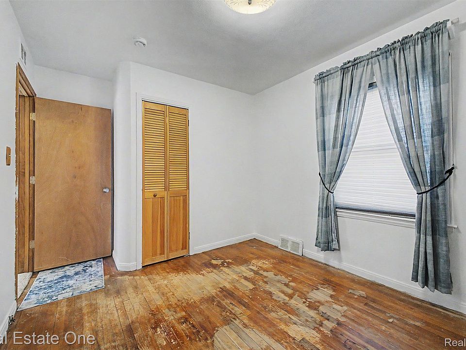 6331 Buckingham Ave, photo 18