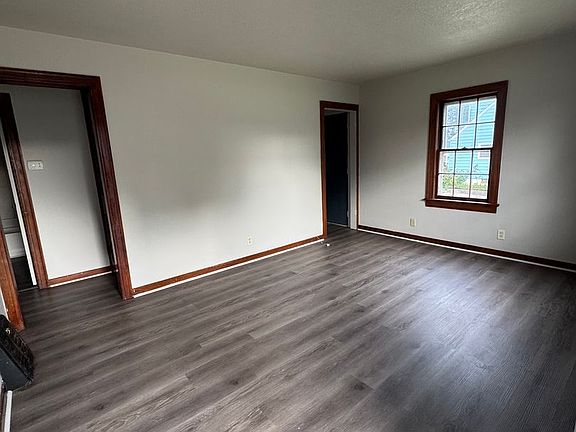 2nd image of 4114 Monroe St