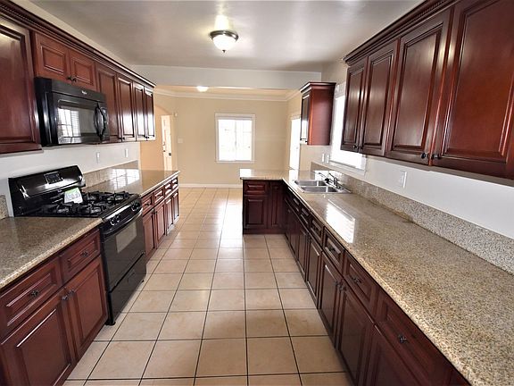5th image of 1542 W 105th St