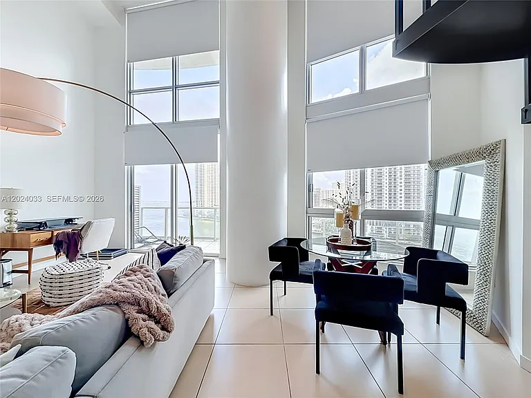 300 S Biscayne Blvd #L-1016 — Photo 10