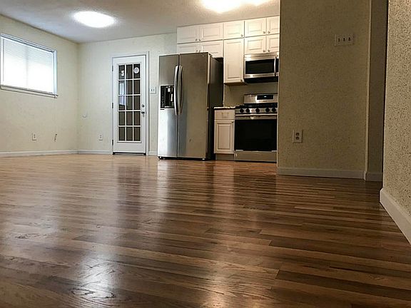 4th image of 7707 Kellwood Dr