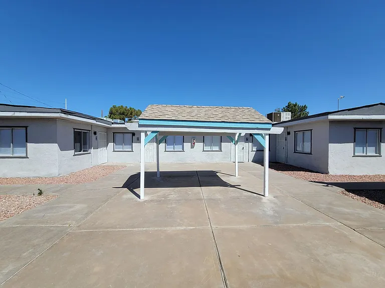 1635 Palm St — Photo 7