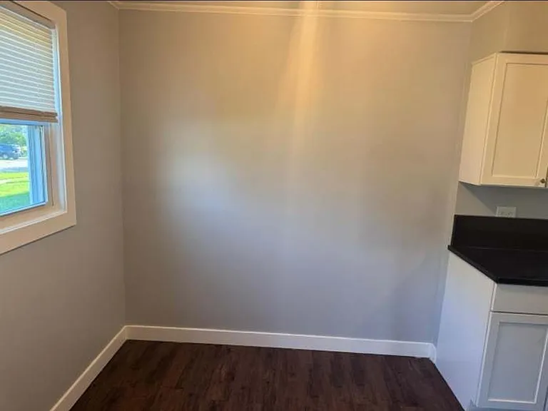28 Willow Rd — Photo 8