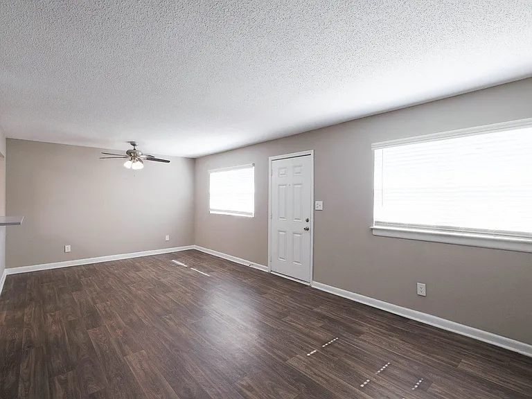 Hampton Hall | Comfort, Convenience, & Community All In One — Photo 341
