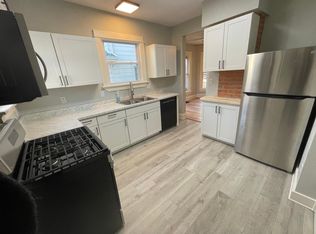 627 Lawton Pl, Fort Wayne, IN 46805