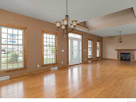 2nd image of 3336 Summerset Ct